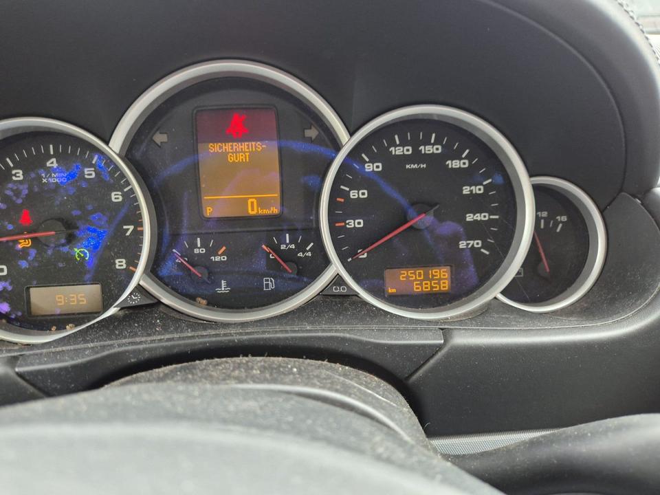 Porsche Cayenne 2004 — photo 9