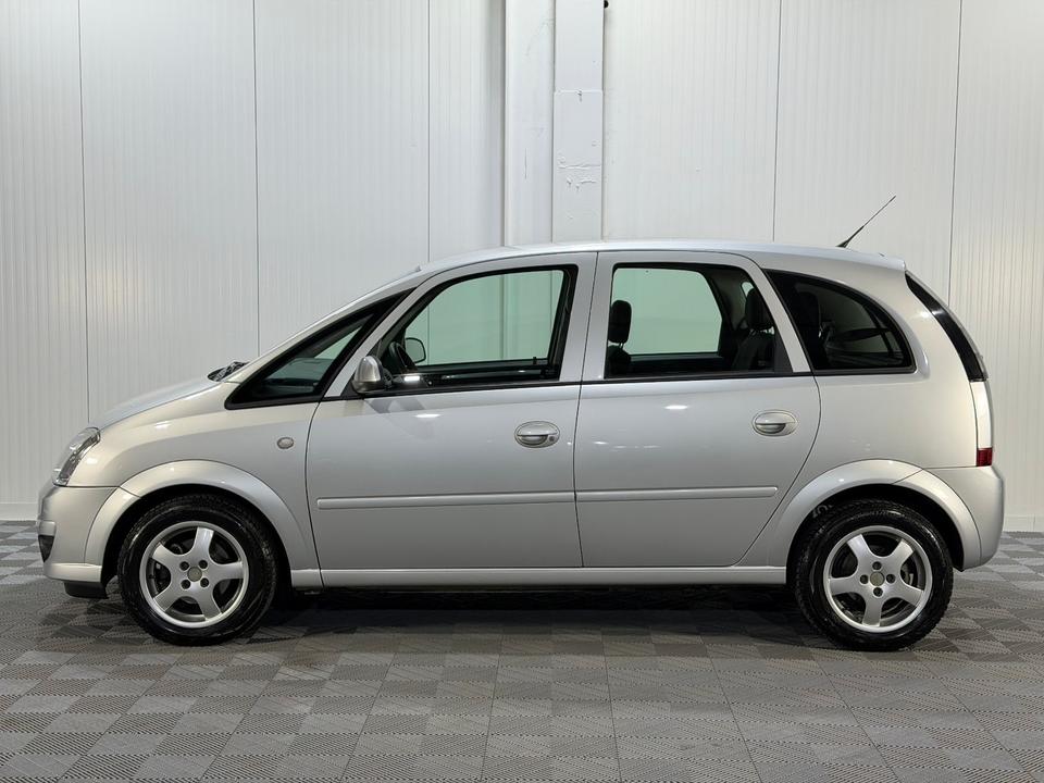 Opel Meriva 2007 — rear view