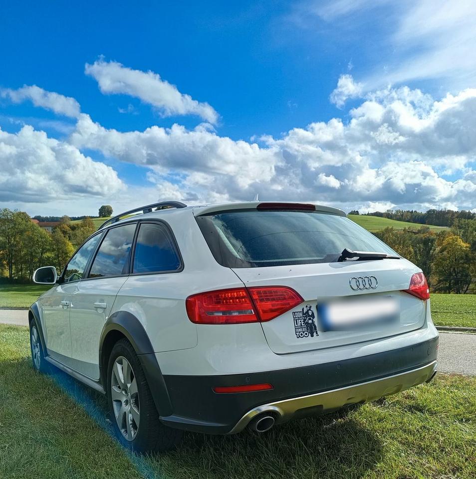 Audi A4 Allroad 2010 — interior