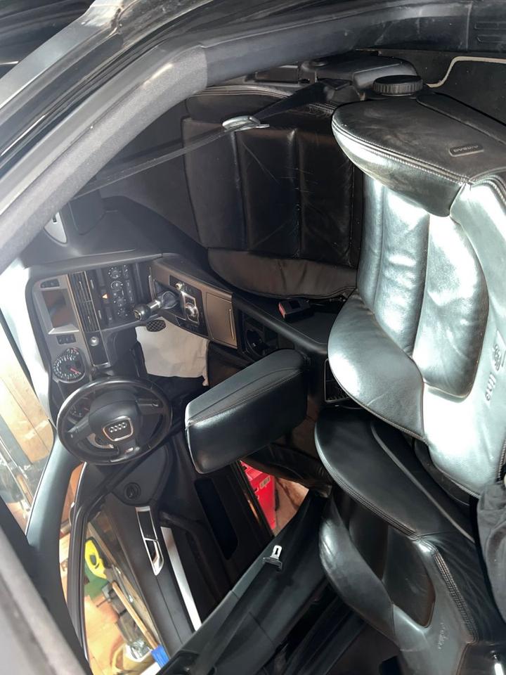 Audi A6 2008 — photo 10