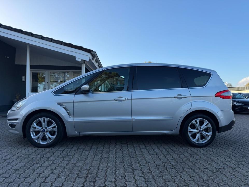 Ford S-Max 2015 — вигляд ззаду