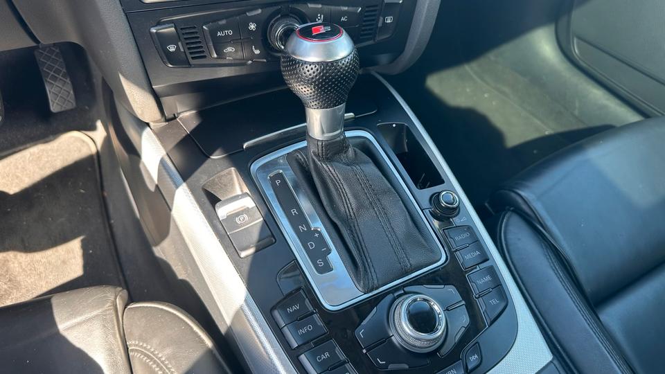 Audi A4 2008 — photo 11