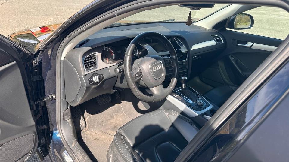 Audi A4 2008 — photo 9