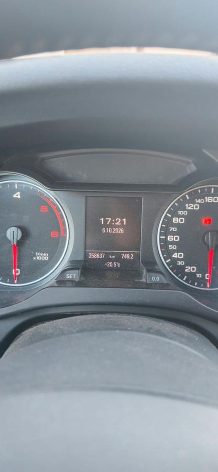 Audi A4 2011 — photo 12