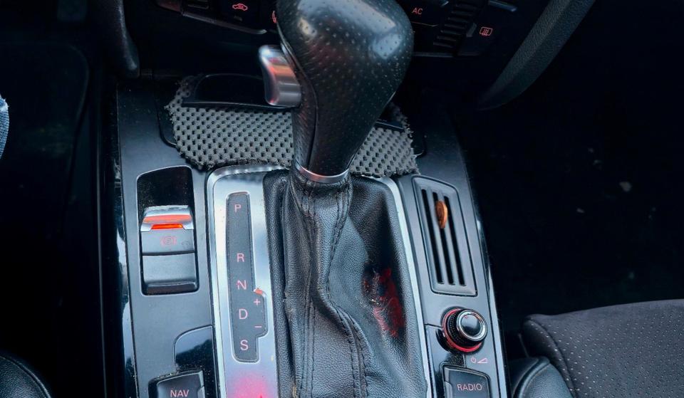 Audi A4 2011 — photo 15