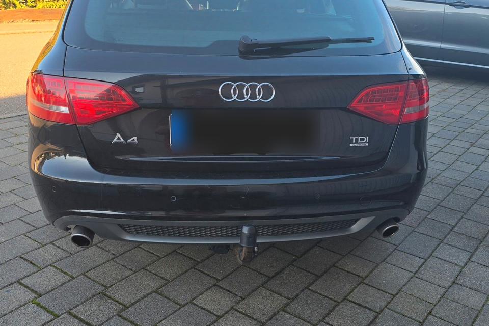 Audi A4 2011 — rear view