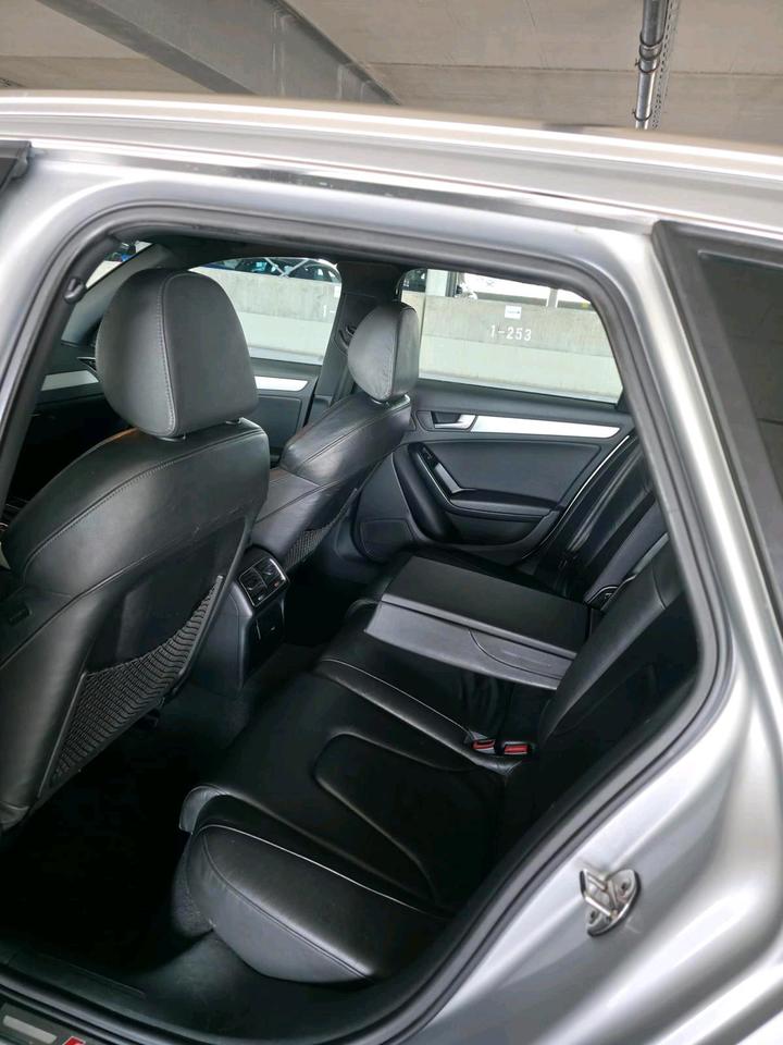 Audi A4 2009 — photo 14