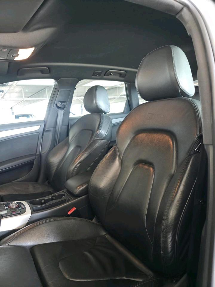 Audi A4 2009 — photo 15