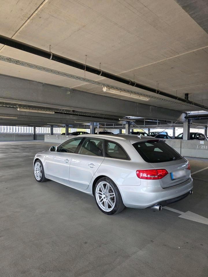 Audi A4 2009 — photo 7