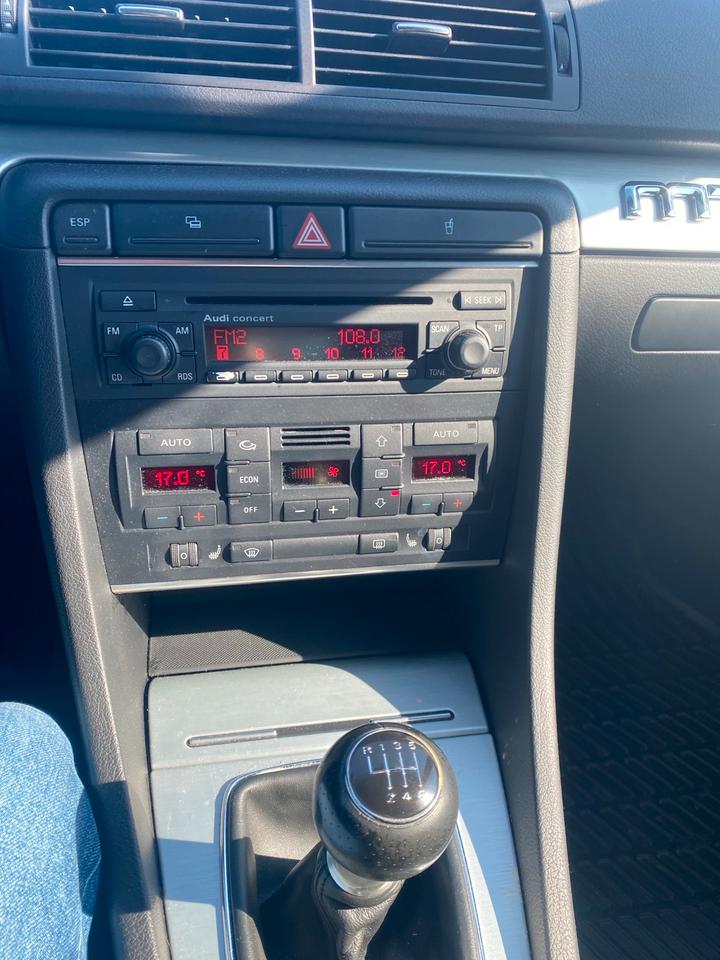 Audi A4 2005 — photo 7