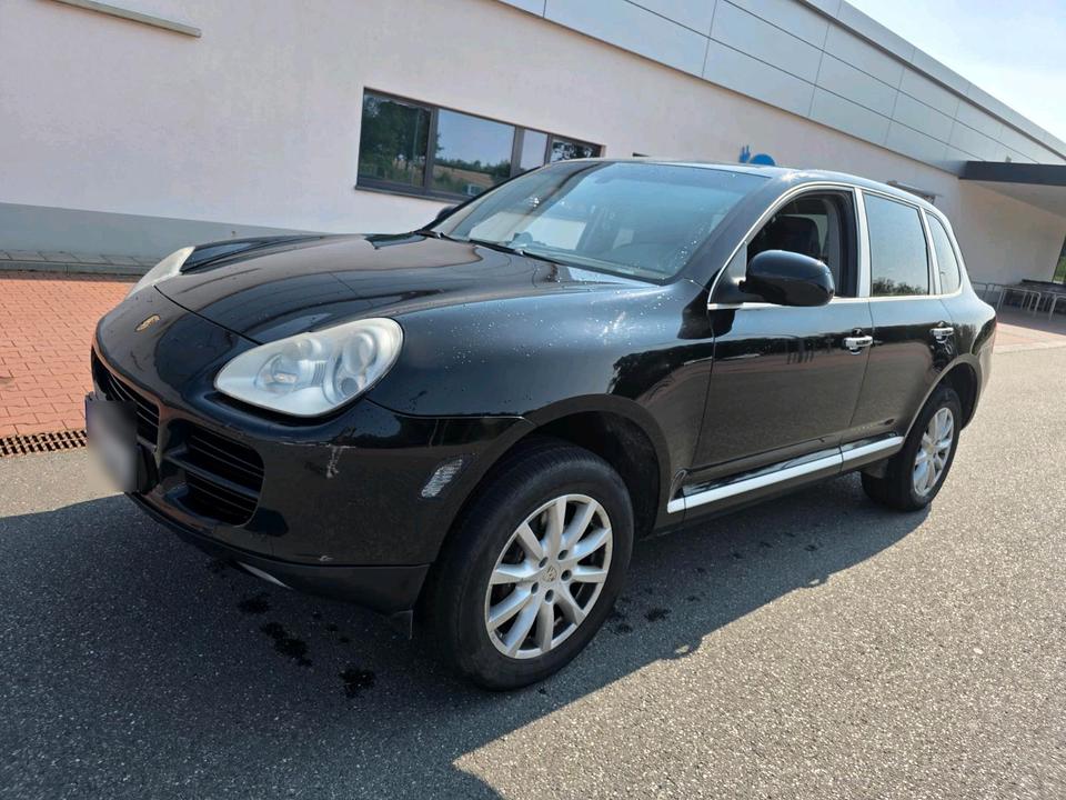 Porsche Cayenne 2006 — rear view