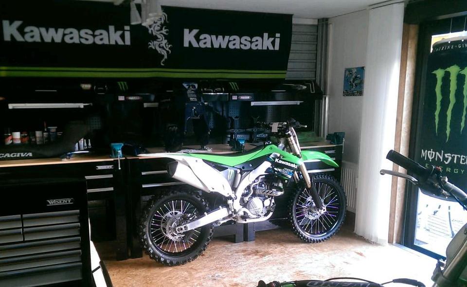 Kawasaki KXF 450 i.e. 450 F 1.Hand nur Hobby Motocross 2013 — vehicle for AFU Ukraine