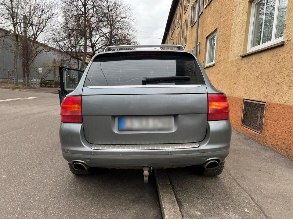 Porsche Cayenne 2006 — rear view