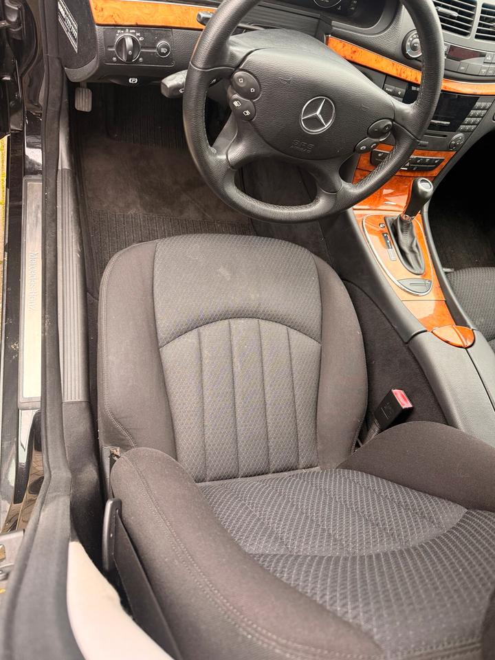 Mercedes Benz E 200 2007 — photo 16