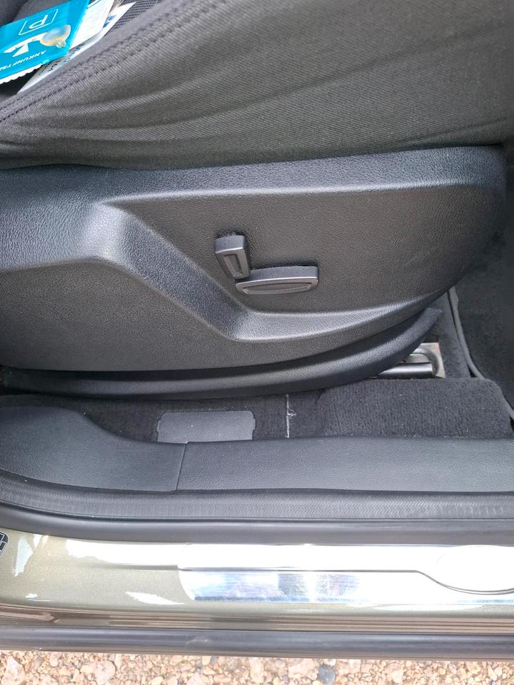 Ford S-Max 2011 — photo 11