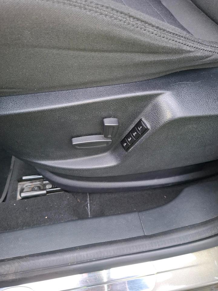 Ford S-Max 2011 — photo 12