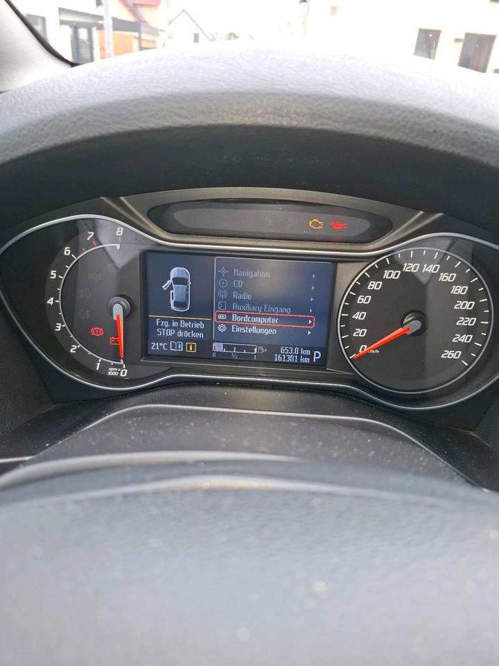 Ford S-Max 2011 — photo 18