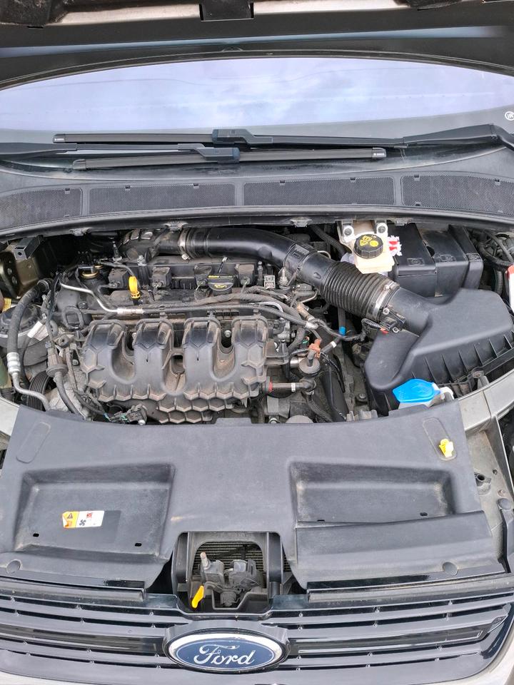 Ford S-Max 2011 — interior