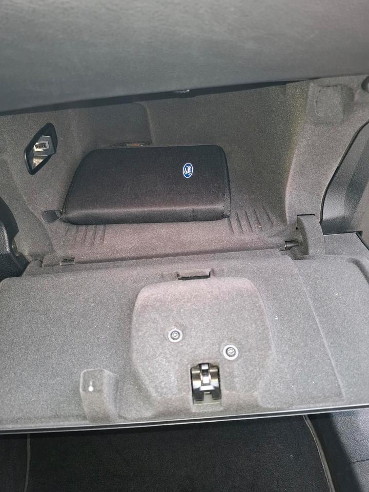 Ford S-Max 2011 — photo 8