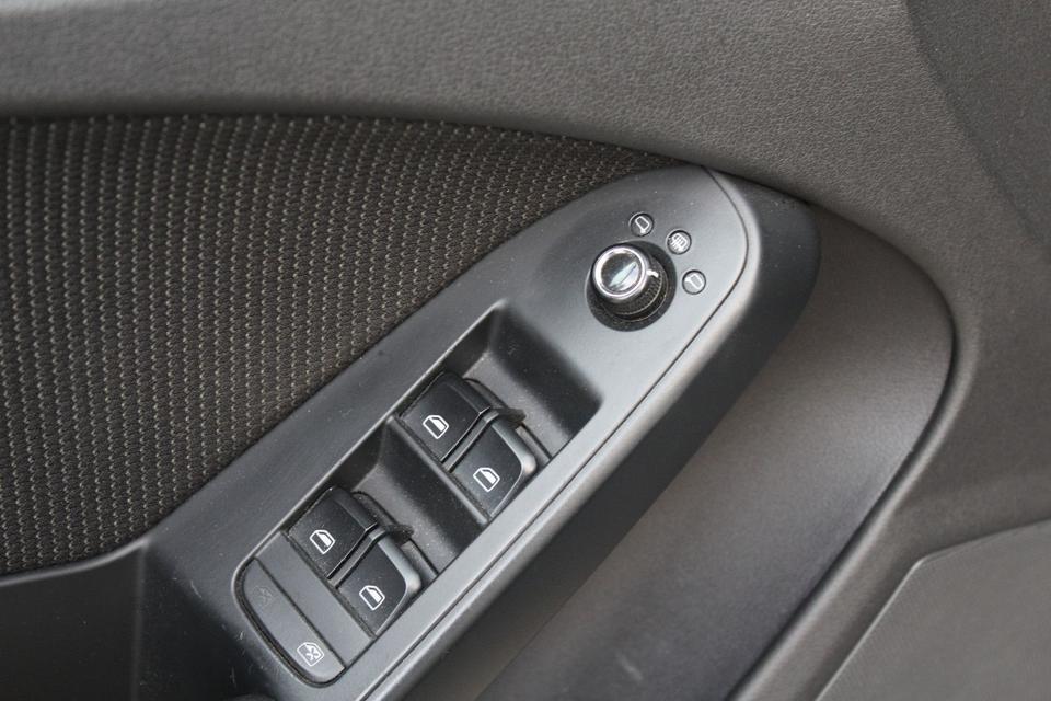 Audi A4 2011 — photo 24
