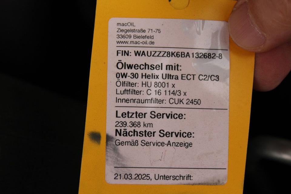 Audi A4 2011 — photo 28