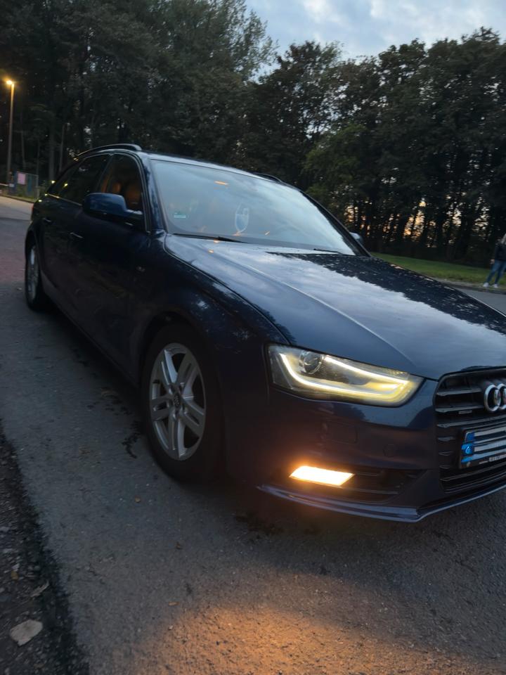 Audi A4 2013 — салон