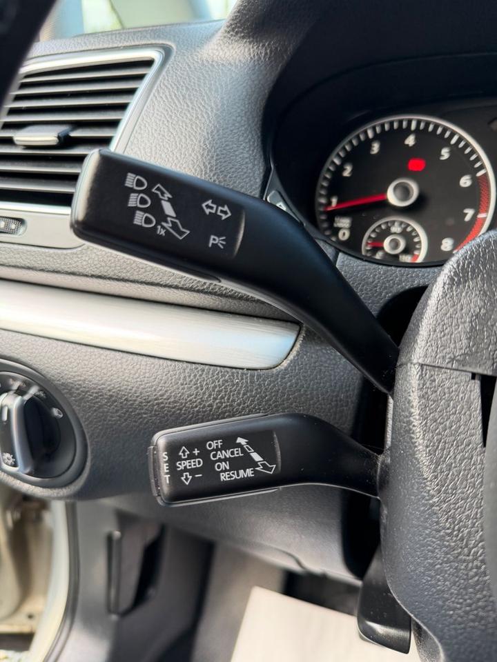 Volkswagen Sharan 2011 — photo 23