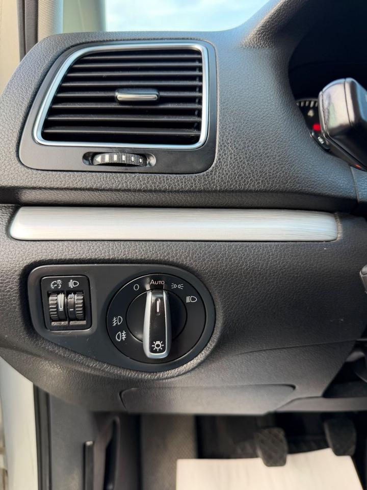 Volkswagen Sharan 2011 — photo 24