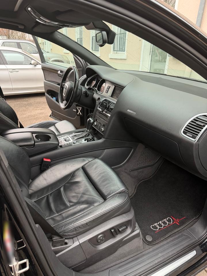 Audi Q7 2009 — photo 18
