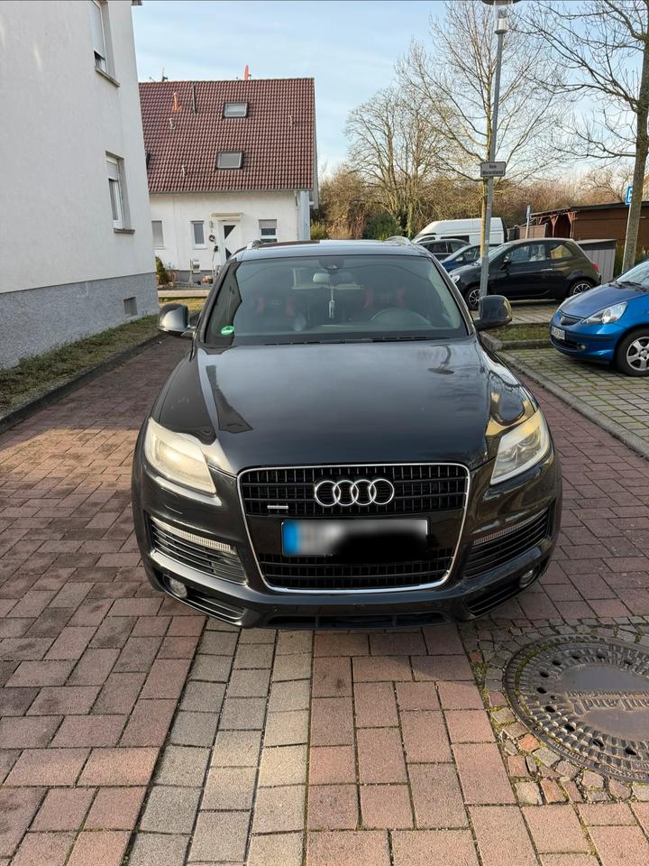 Audi Q7 2009 — rear view
