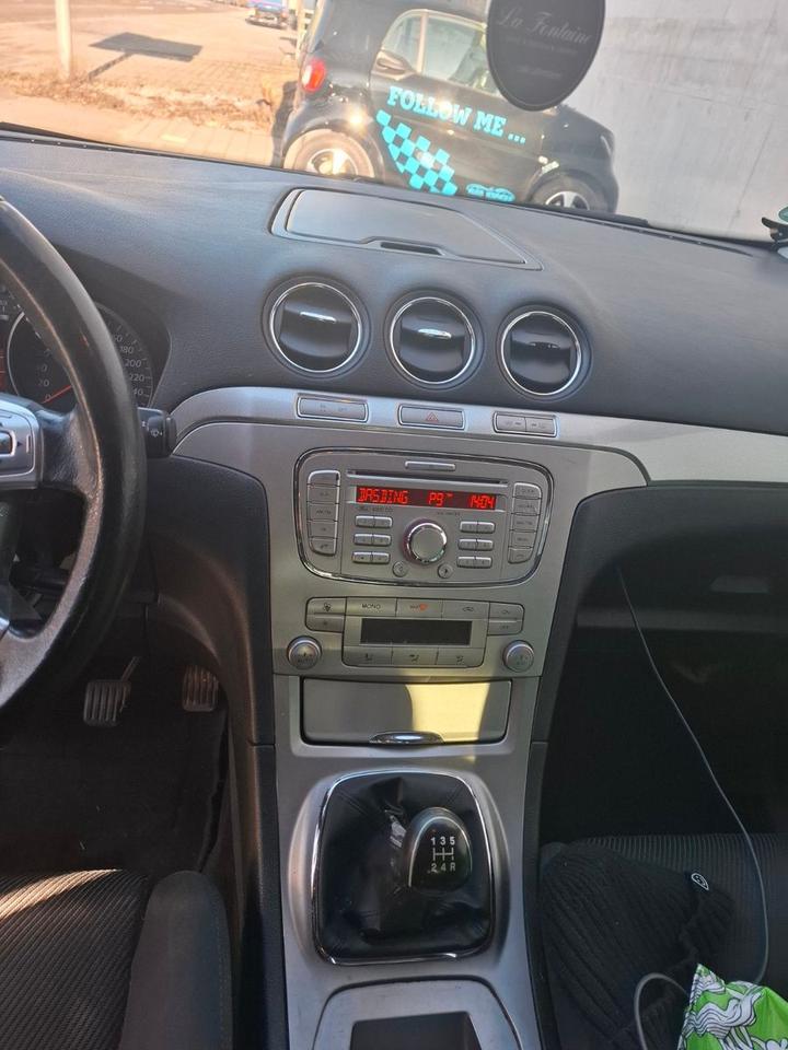 Ford S-Max 2009 — photo 10