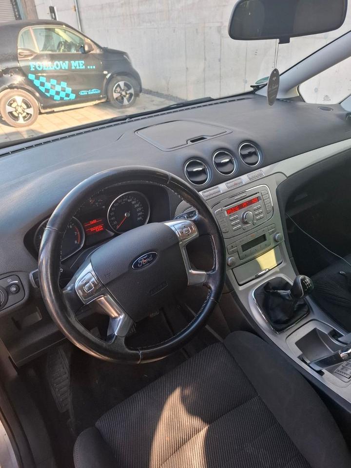 Ford S-Max 2009 — photo 9