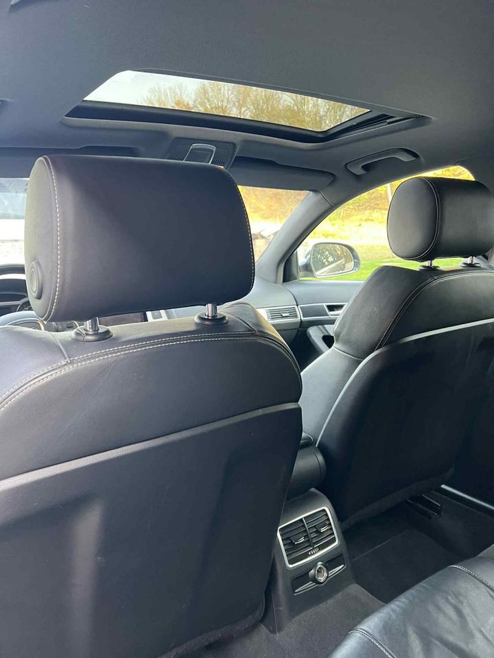 Audi A6 2010 — photo 11