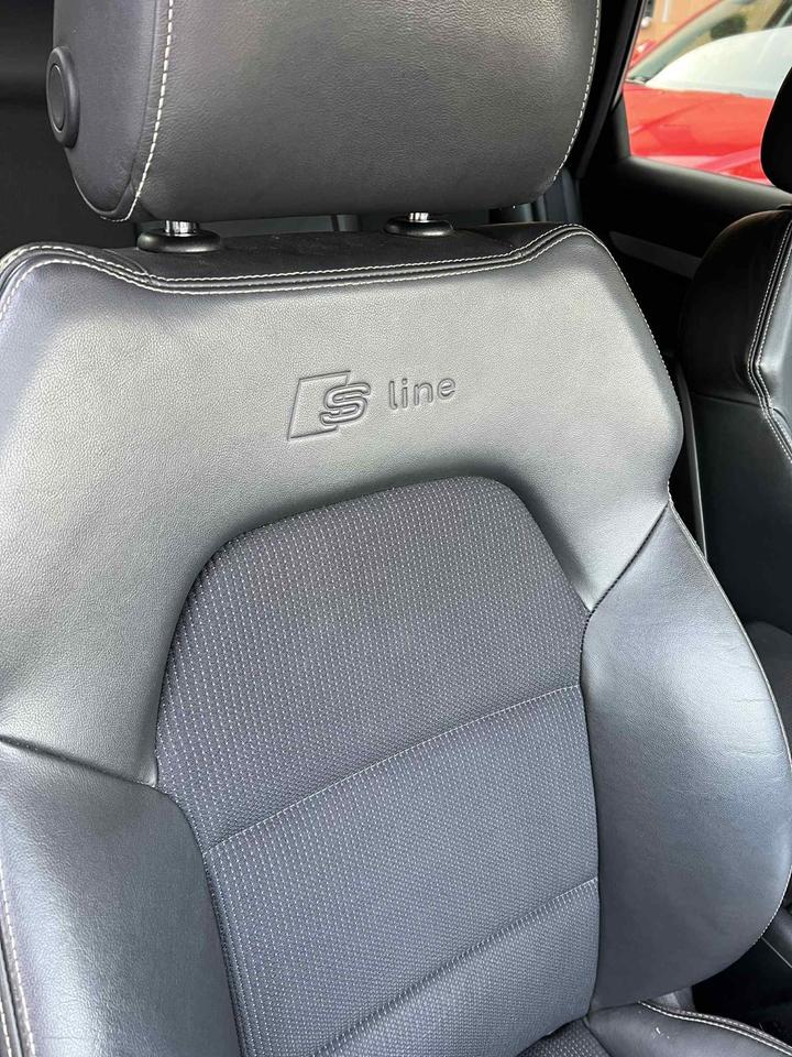 Audi A6 2010 — photo 12