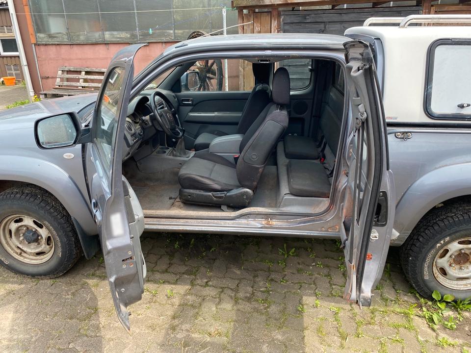 Mazda BT-50 2008 — rear view