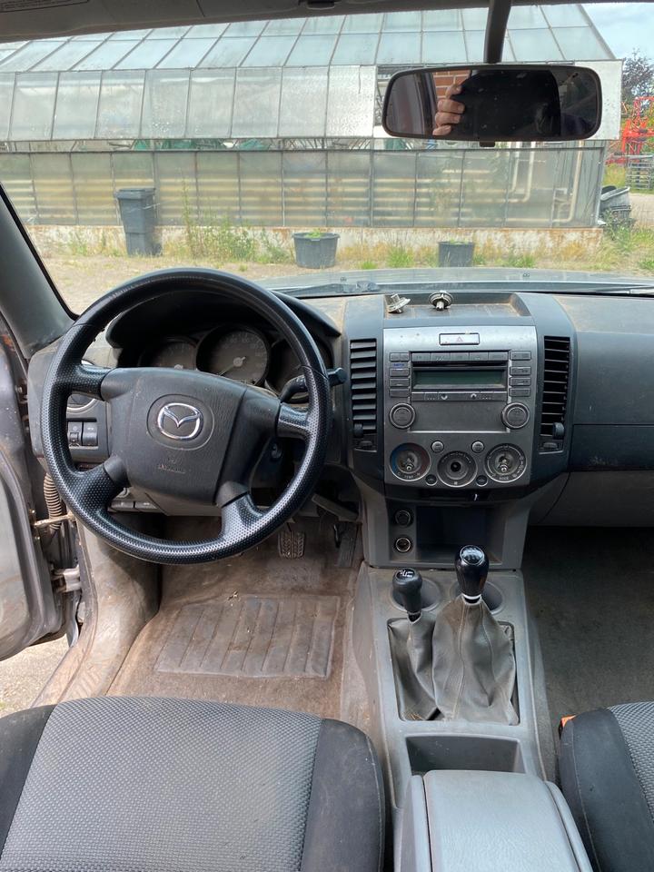 Mazda BT-50 2008 — engine