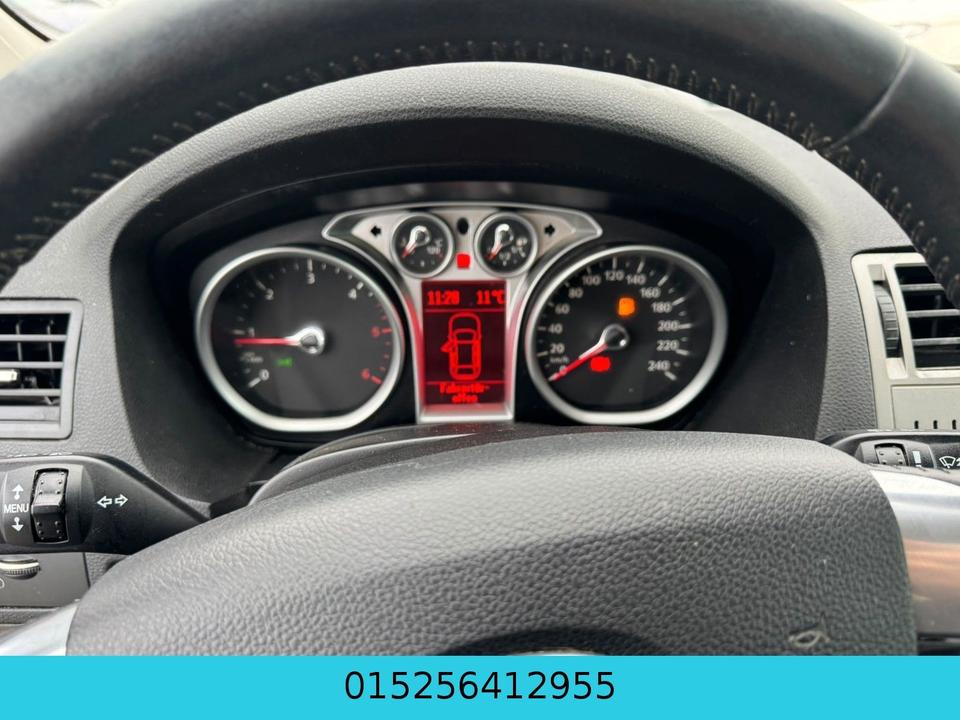 Ford Kuga 2011 — photo 11