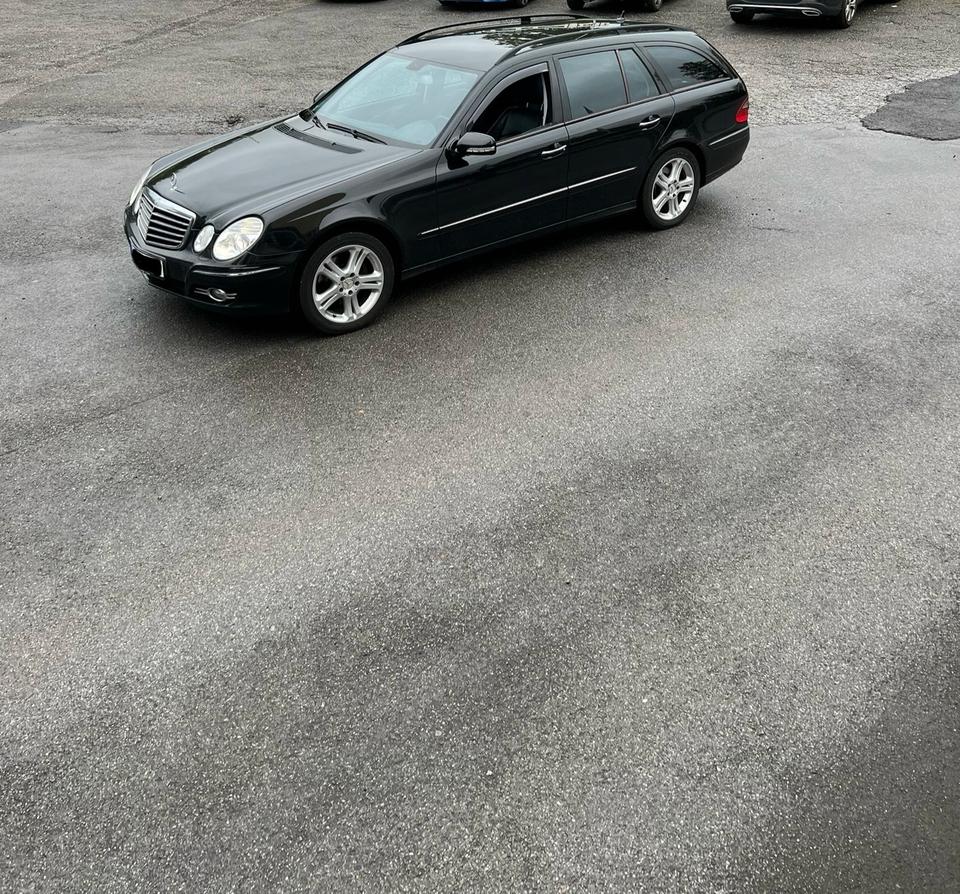 Mercedes Benz E 280 2006 — вигляд ззаду