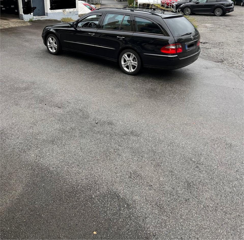Mercedes Benz E 280 2006 — салон