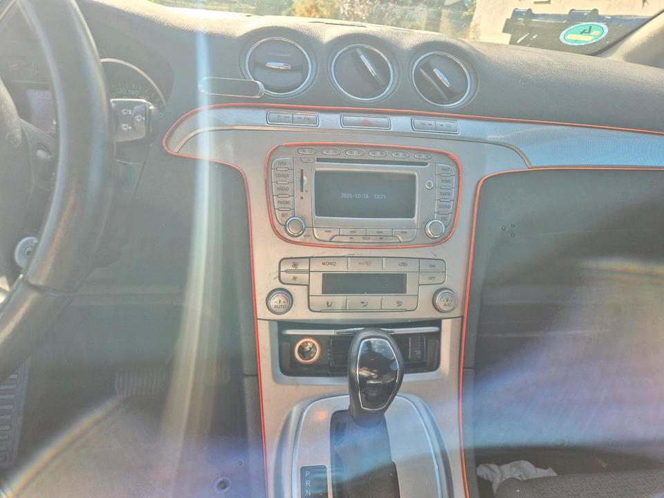 Ford S-Max 2009 — вигляд ззаду