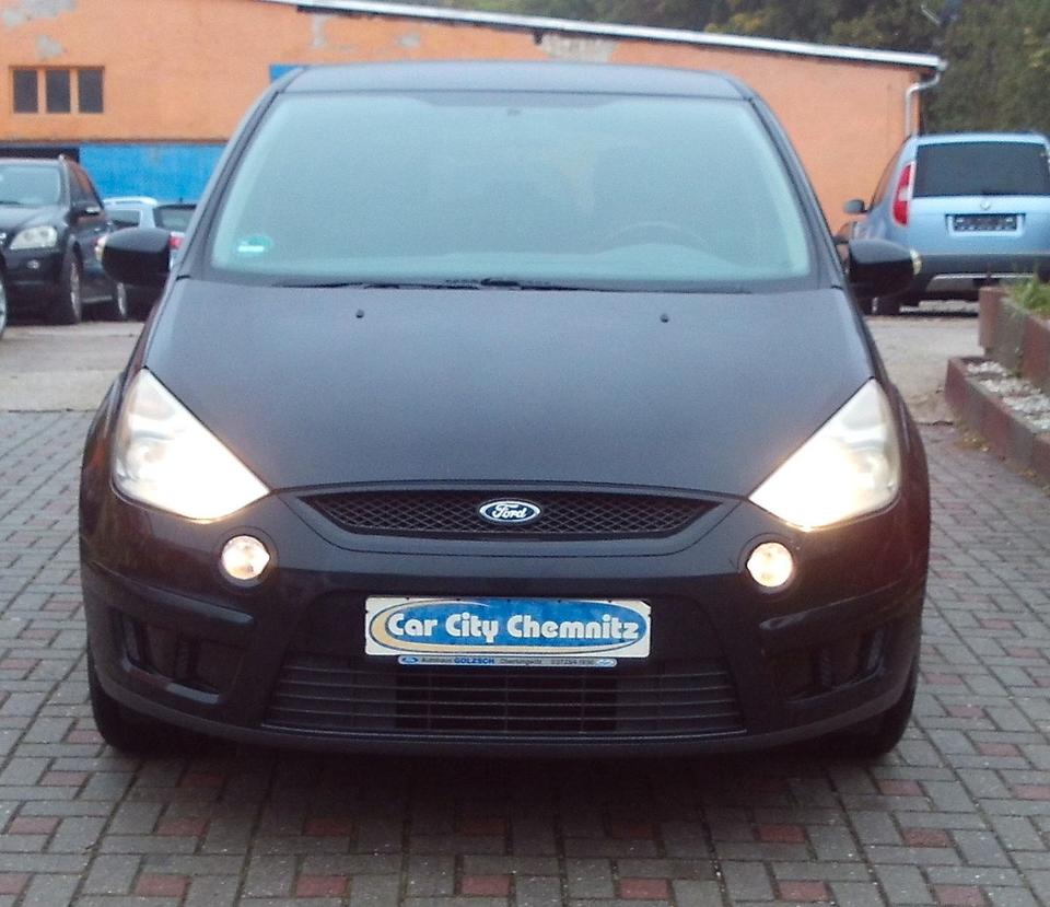 Ford S-Max 2007 — вигляд ззаду