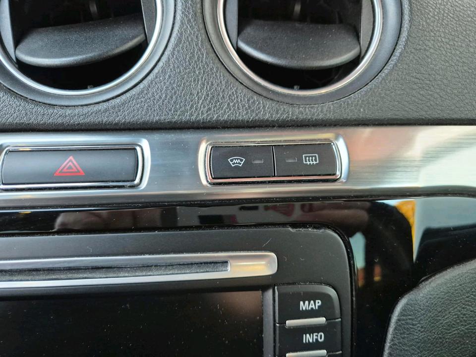 Ford S-Max 2013 — photo 11