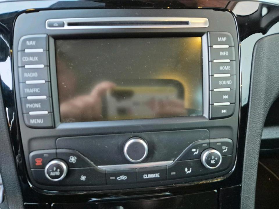 Ford S-Max 2013 — photo 12