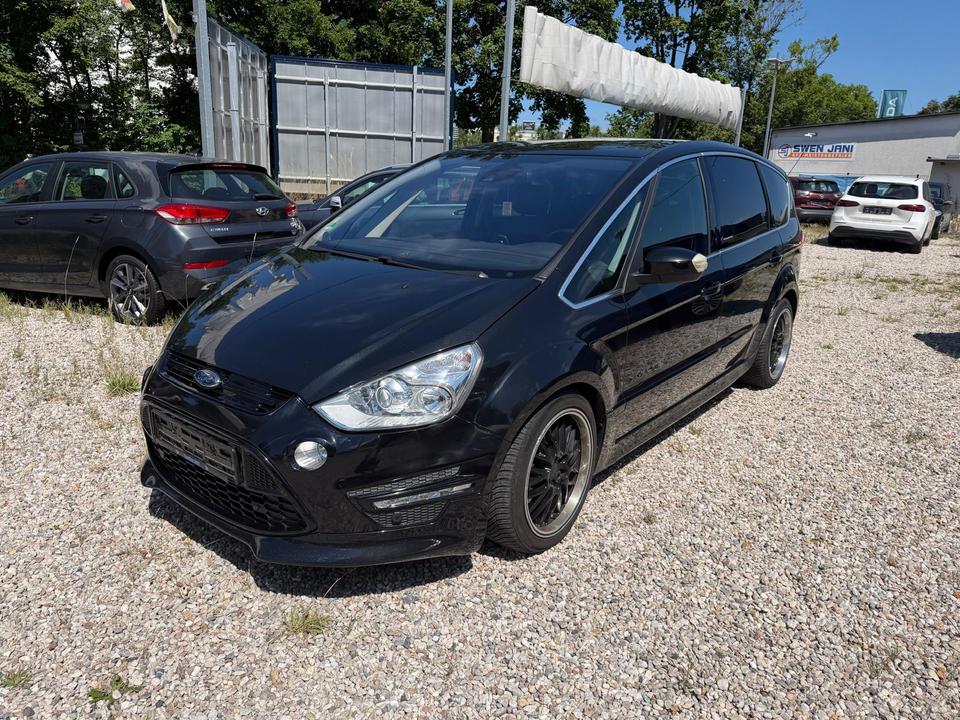 Ford S-Max 2013 — rear view