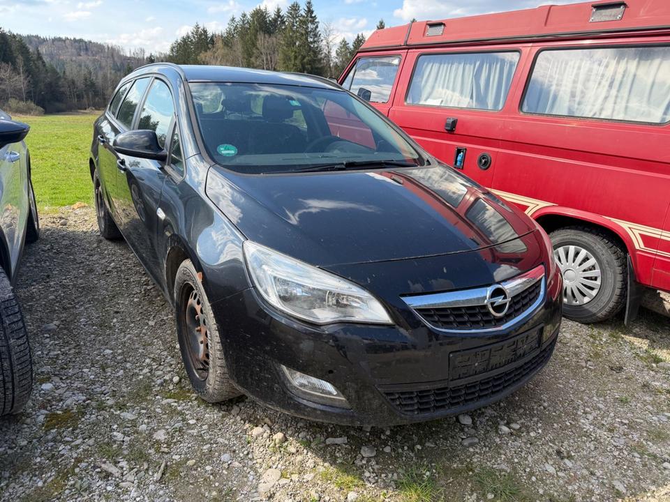 Opel Astra 2012 — авто для ЗСУ з Європи