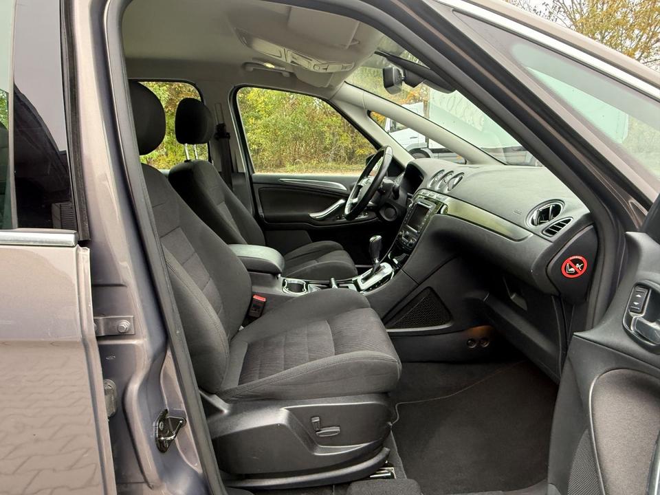 Ford S-Max 2012 — photo 10