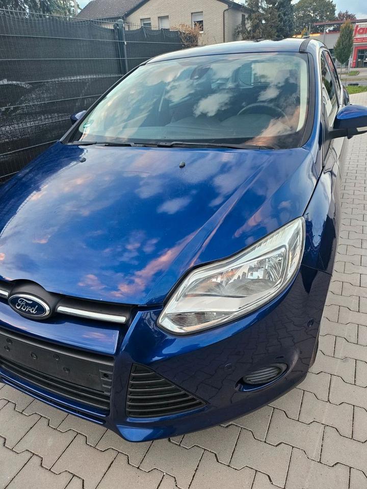 Ford Focus 2014 — rear view