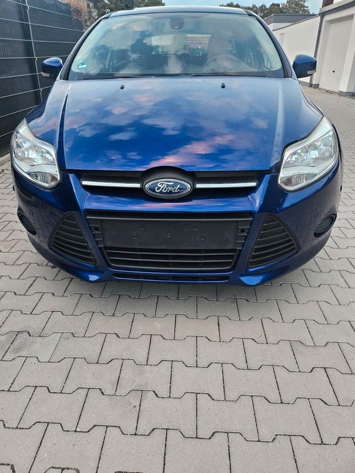 Ford Focus 2014 — interior