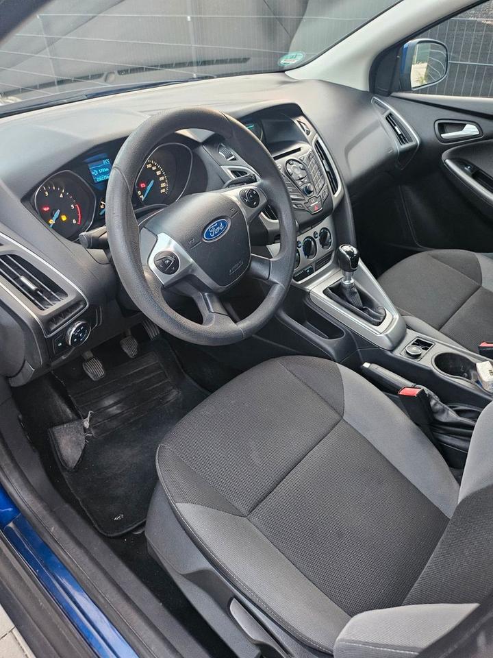 Ford Focus 2014 — photo 7