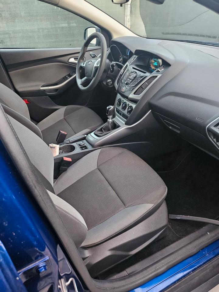 Ford Focus 2014 — photo 9